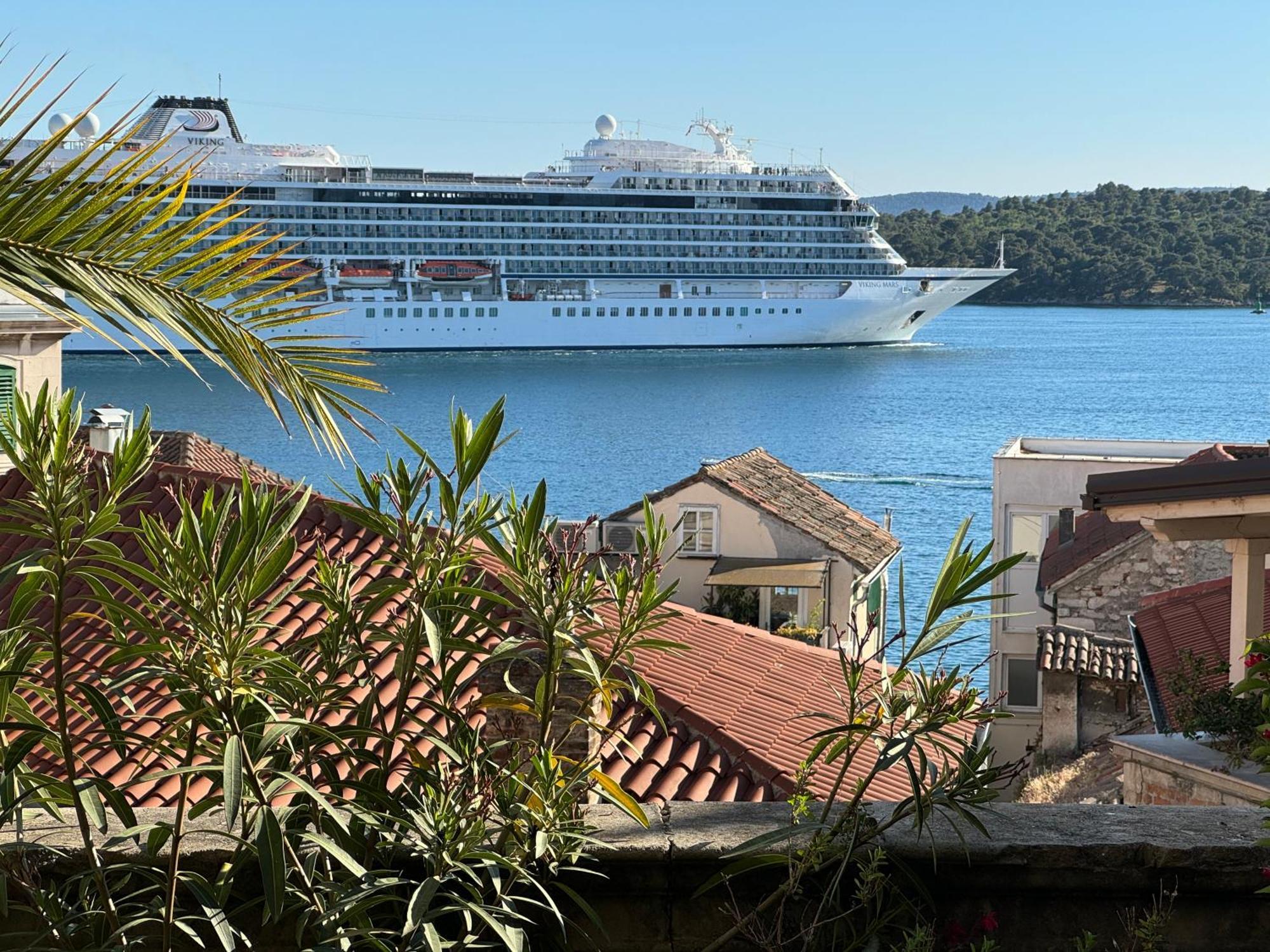 Grand Terrace Suite Σίμπενικ Εξωτερικό φωτογραφία